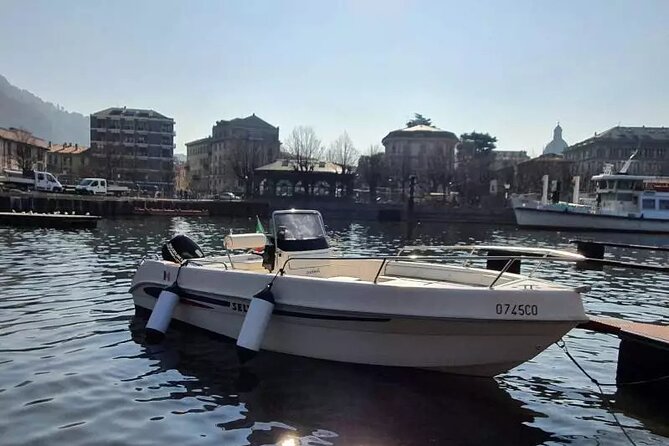 1 Hour Boat Rental Without License 40cv Engine on Lake Como - Boat comfort, safety gear, and how the “lesson time” feels