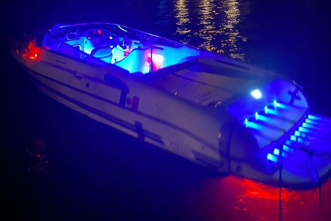 1 Hour Private and Guided Cruise to Lake Como Mostes motorboat - Villa d’Este and the Le Fontanelle Property Area: Luxury Real Estate, Italian Style