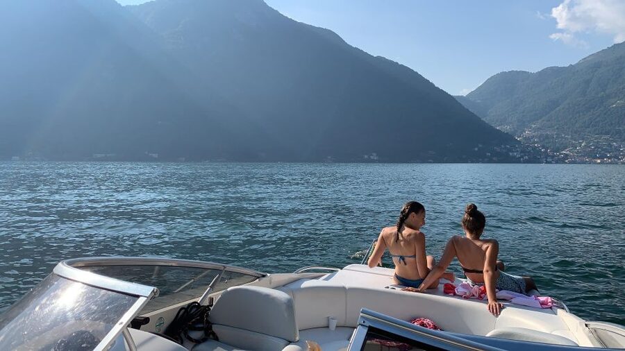 1 or 2 hours Private Boat Tour on Lake Como with Prosecco - The west-coast sweep: Villa Olmo and the stretch toward Villa Erba