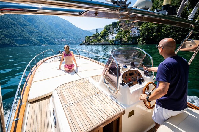 1H Private Cruise on a beautiful wooden speedboat on Lake Como - Stop 2: Villa Olmo and the seaplane hangar view