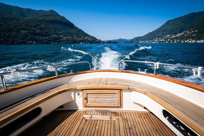 1H Private Cruise on a beautiful wooden speedboat on Lake Como - Inside the wooden speedboat experience