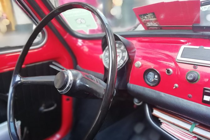 2 hour Vintage Fiat 500 Central City Tour in Milan - Pinacoteca and the Codex Atlanticus drawings stop for the art-detail crowd