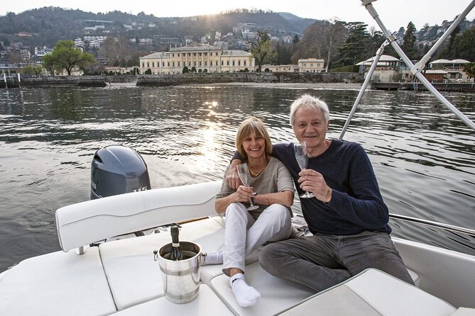 2 Hours and 30 Minutes Private Tour Lake Como - Villa Fontanella and Villa Le Rose, then the Laglio coast with big names
