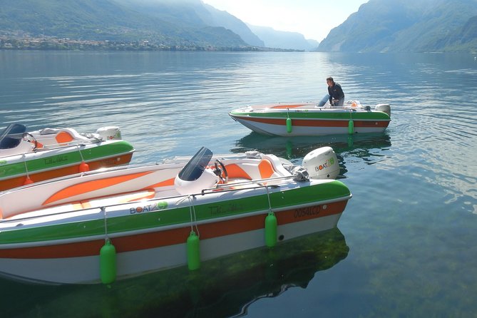 2 hours Boat Rental Lake Como - What Comes in the Box: Fuel, Vests, Towels, Cooler Bag