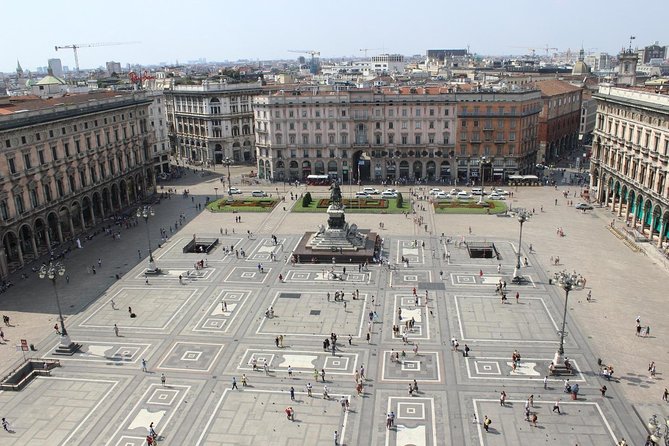2-hours Duomo of Milan guided experience with entrance tickets - Dress code and restroom reality inside the Duomo
