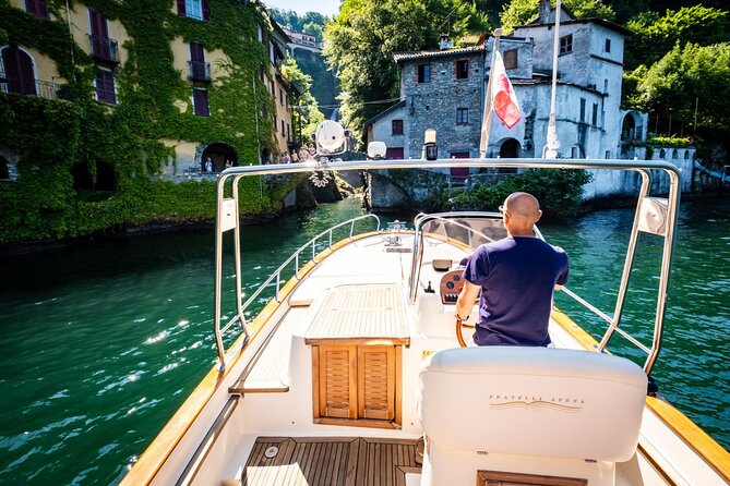 2H Private Cruise on a beautiful wooden speedboat on Lake Como - Captain stories, prosecco, and the onboard details that change your comfort level