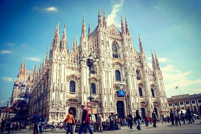 3-Hour Milan City Tour with The Scala Theatre - small group tour - Sforza Castle and Piazza dei Mercanti: where Renaissance tricks live