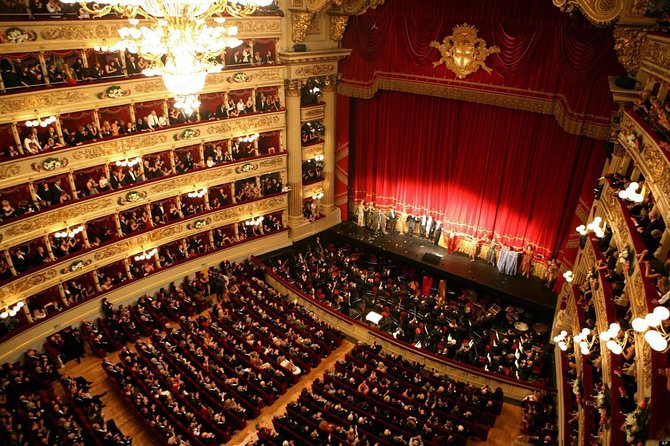 3-Hour Milan City Tour with The Scala Theatre - small group tour - Skip-the-line and entrance fees: what value looks like here
