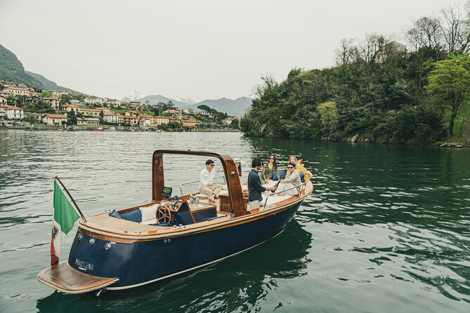 3 hours Private Boat Tour on Lake Como Bellagio - Varenna and Menaggio: the calm side of Como