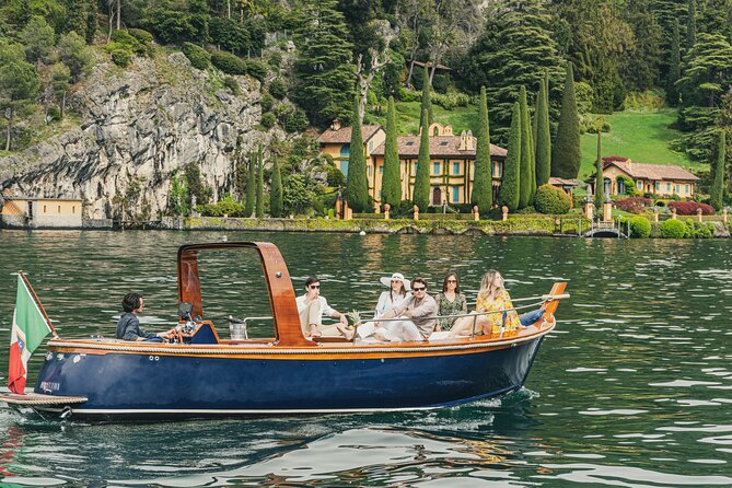 3 hours Private Boat Tour on Lake Como Bellagio - Isola Comacina: aperitif and water time at the calm bay