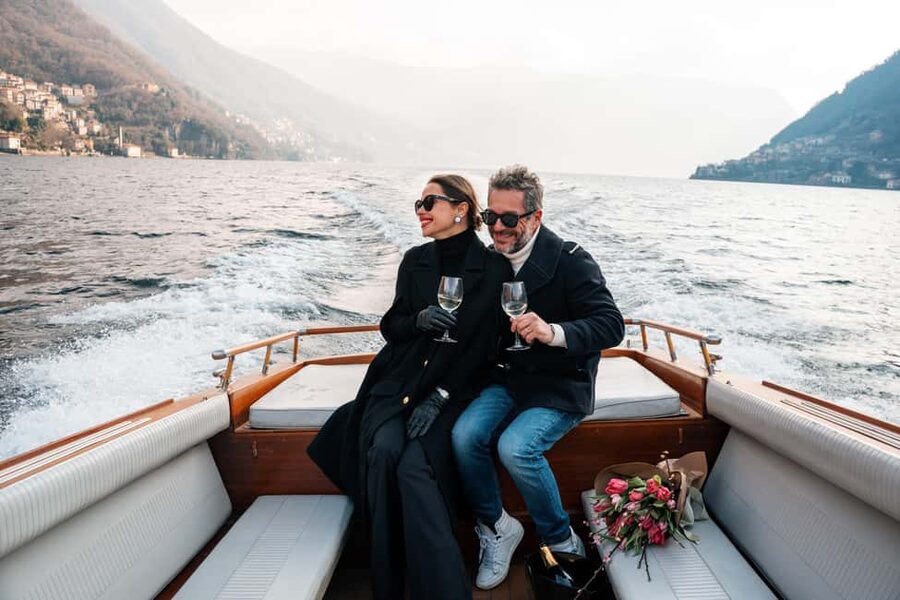 3 or 4 hours Classic Wooden Boat Tour with Prosecco - Value on Lake Como: when this half-day is a smart move