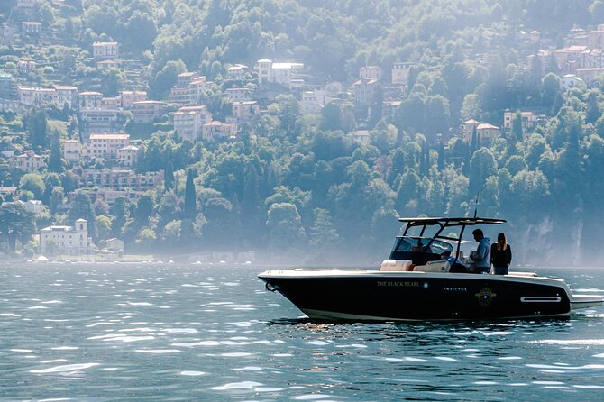 3H Private Cruise Lake Como Tender yacht Invictus 6 pax - Punta Pizzo and Villa Le Fontanelle: where big-name stories hang on the shore