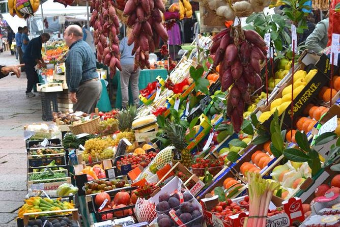 An exclusive experience: food market, private chef and lunch! - Dessert choices that depend on what’s seasonal