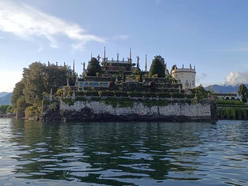 Baveno: Madre Island & Bella Island Tour Hop-on Hop-off - Pescatori Island: narrow alleys and a fishing-village pace