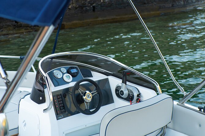 Be the Captain : Drive Your Own Boat on Lake Como - How the dock and return usually work (and what to do if you’re nervous)