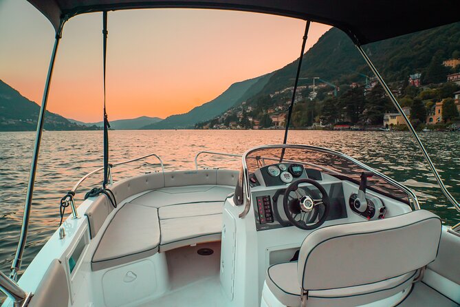 Be the Captain : Drive Your Own Boat on Lake Como - Handling the boat: easy controls, plus a couple of things to ask about