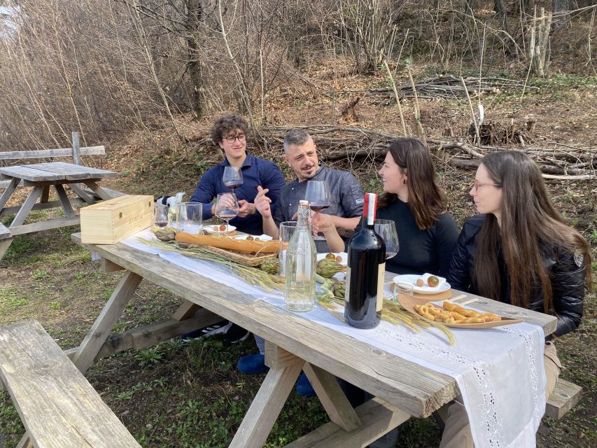 Bellagio: Exclusive picnic at the agrofarm with scenic view - The guide’s role, from landmarks to local producers