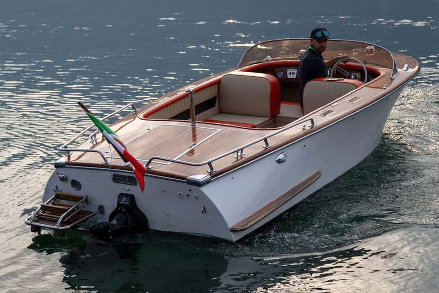 Bellagio/Menaggio: Private Trip on a Vintage Wooden Boat - What it feels like to do Lake Como privately, with driver-guide Luca style
