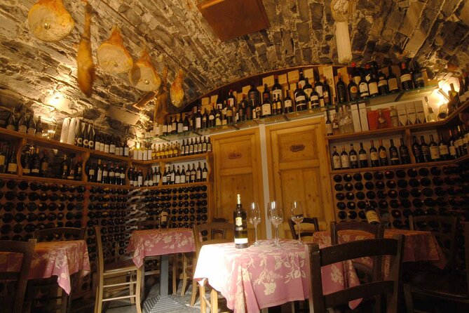 Bellagio Wine Tasting + Villa Melzi - The small group limit of 8: why this feels more personal