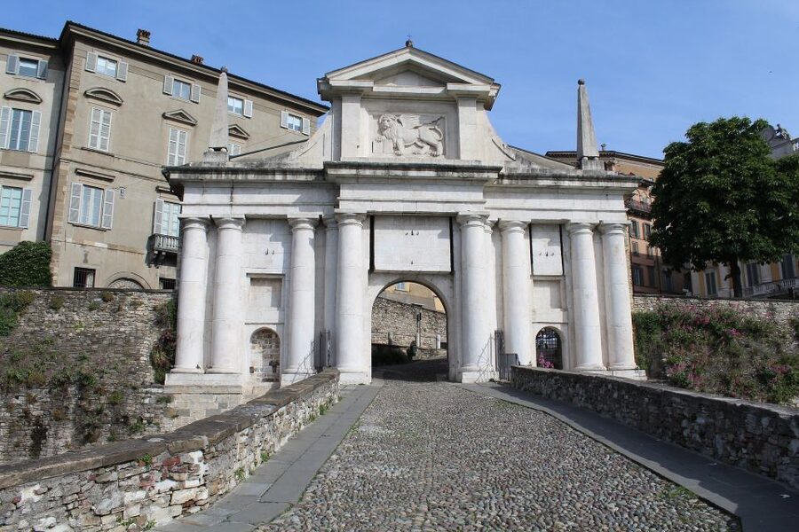 Bergamo: 2.5-Hour Private Upper Town Tour - Private Guide Value: Is This Worth $124.61 Per Person?