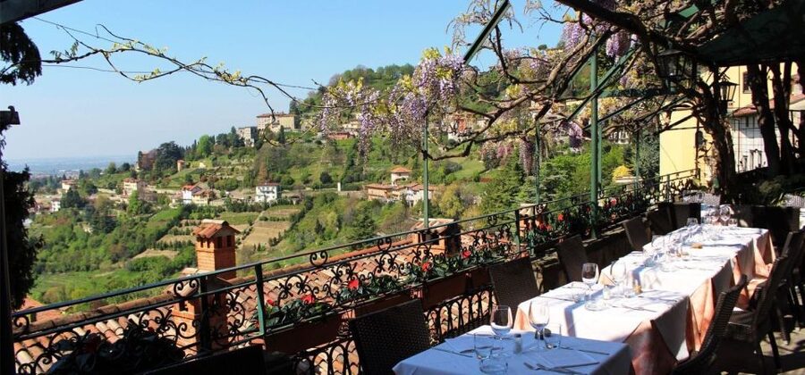 Bergamo: 3.5-Hour Traditional Food Tour - Why Città Alta makes this food tour work