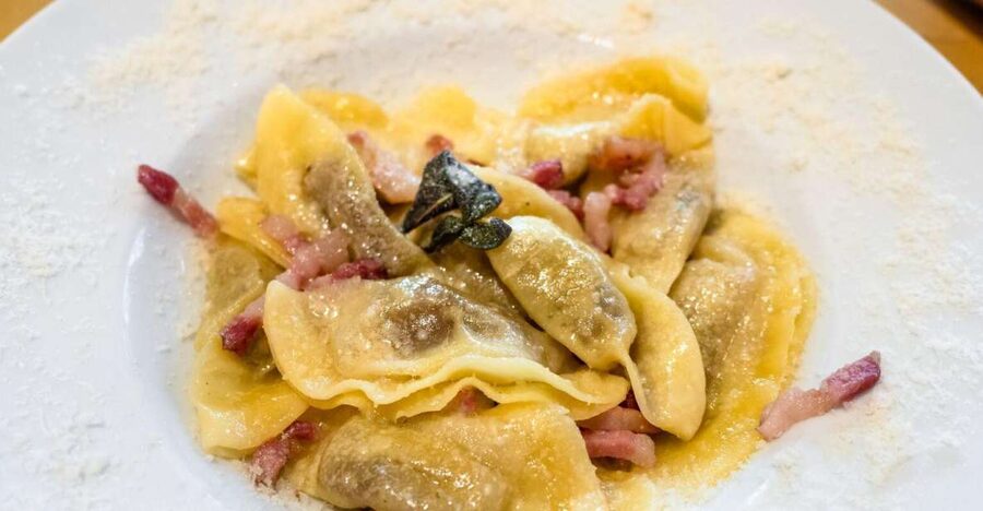 Bergamo: 3.5-Hour Traditional Food Tour - Stop 1: A Città Alta lunch at a local restaurant