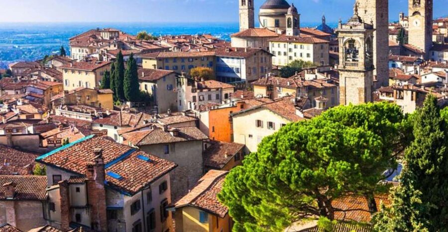 Bergamo: Private custom tour with a local guide - Photo stops and monument exteriors, what you actually cover