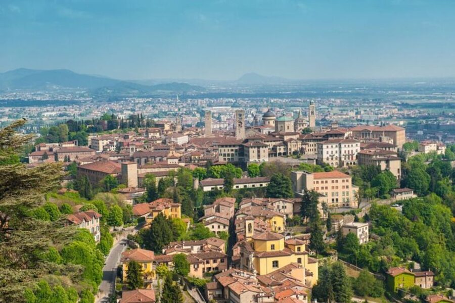 Bergamo: Private custom tour with a local guide - Meeting your guide and shaping the route to your interests