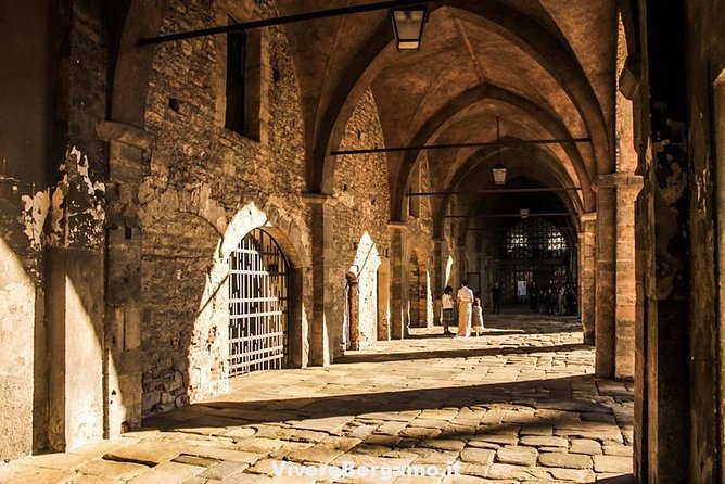 Bergamo private guided walking tour - San Michele al Pozzo Bianco: the 12th-century frescos stop