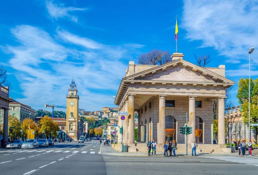 Bergamo: Private Walking Tour - Palazzo della Ragione porch to Piazza Duomo: the smart walking route