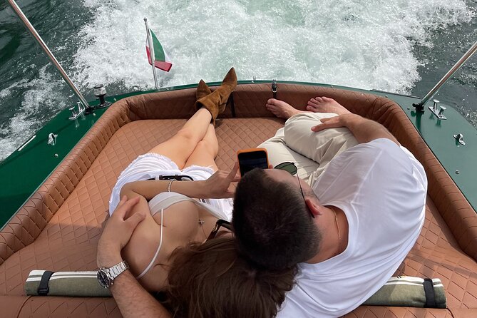 Boat tour on Lake Como - Prosecco, Sound System, WiFi, and the Photo Options That Matter
