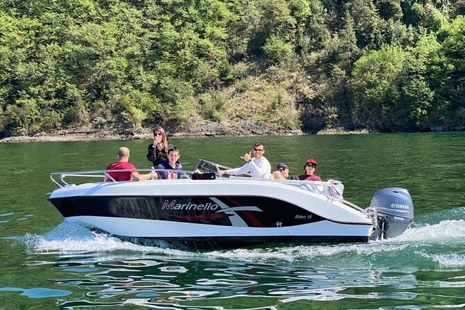 Boatparty Shared Tour on Lake Como–2 Hours of Villas, Wine & Swim - Villa B&B La Cassinella in Lenno: A Villa You Mostly See from the Lake