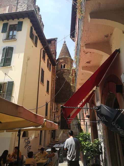 Brescia: the unexpected. History, local stories and a drink - Piazzetta Tito Speri and Contrada del Carmine 8, the city gets personal