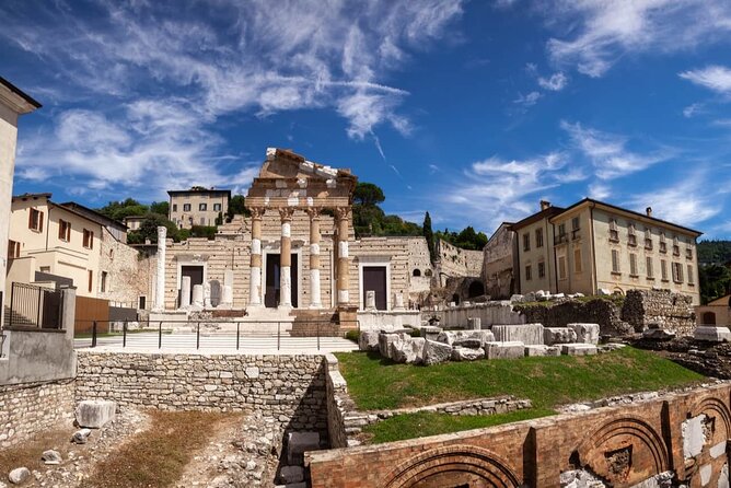 Brescia Walking Tour with Audio and Written Guide by a Local - Piazza Paolo VI, Then the Two Duomos You’ll Want to Compare