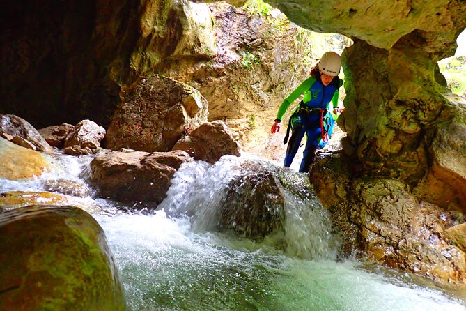 Canyoning "Summerrain" - fullday Canyoning Tour also for beginner - The tunnel moment at the end