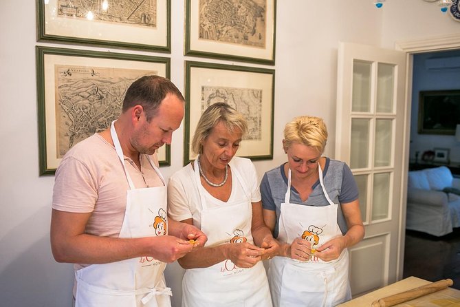 Cesarine: Cooking Class with tasting at Local's Home in Milan - Wine Pairing at the Table, Not Just in the Glass
