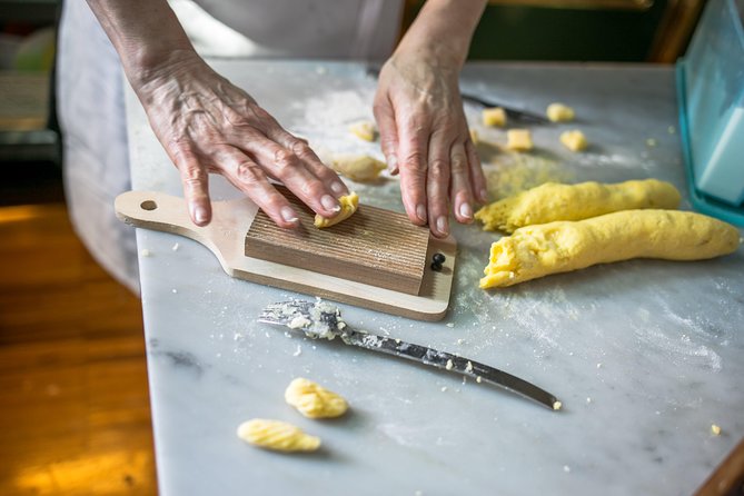 Cesarine: Pasta & Tiramisu Class at Local's Home in Milan - Cesarine Milan Cooking Class in One Glance
