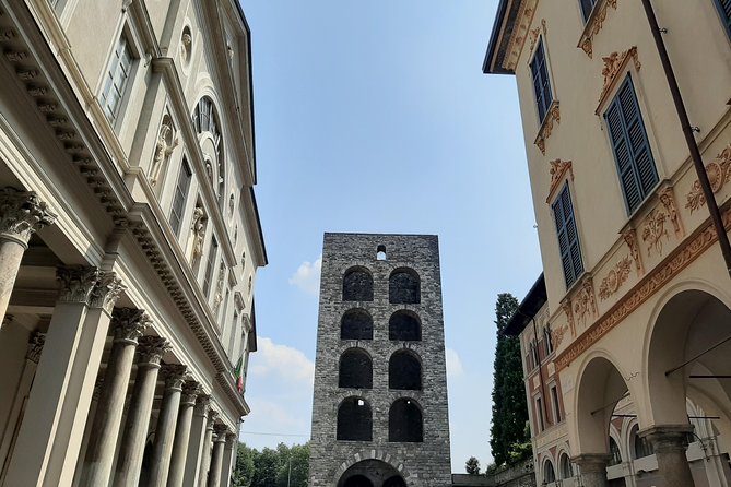 Como city and its History Exclusive Walking Tour (1 h from Milan) - What the guide tips do for your actual day