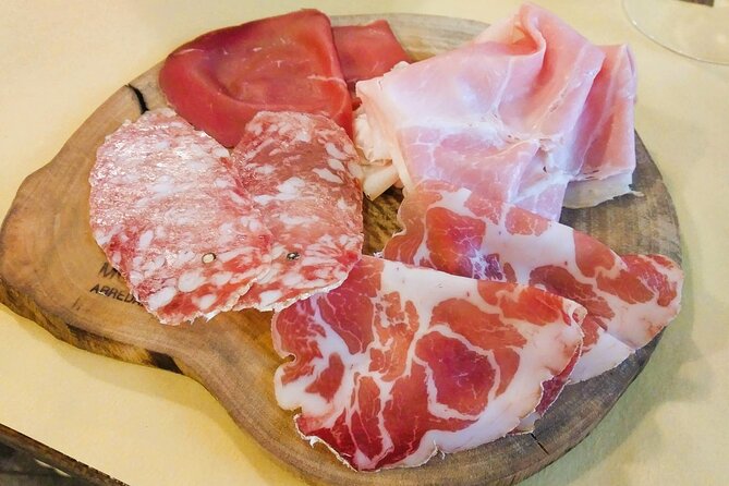 Como Food Tour - Cattedrale di Como: what you learn when you see it from the outside