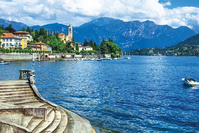 Como: Guided City Tour - Piazza Cavour Views: The Perfect First Photo, and the Right Way to Orient