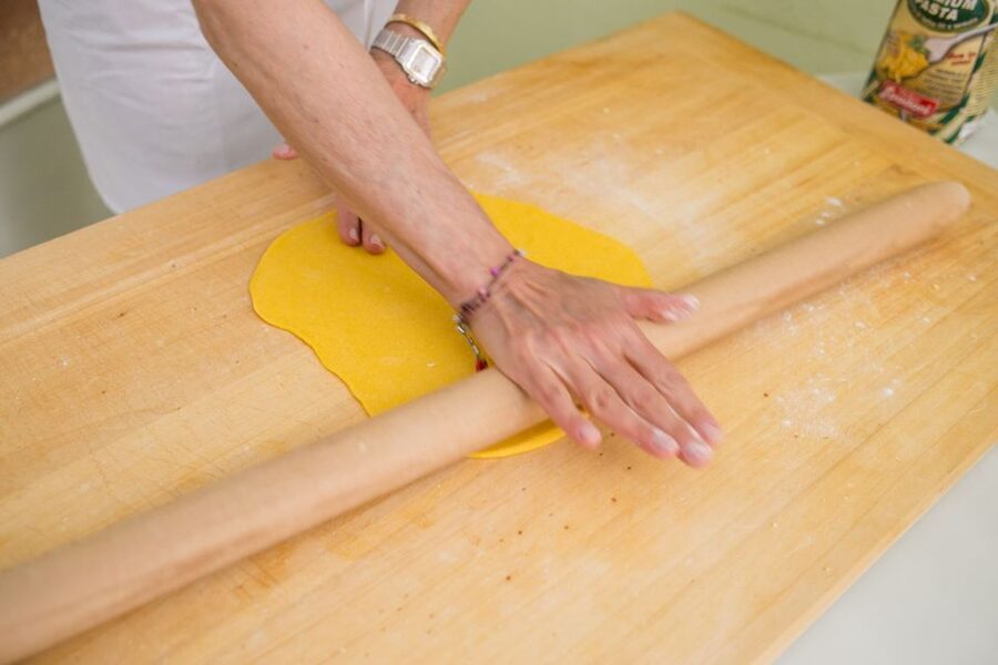 Como: Homemade Pasta Workshop with a Local - The flow of the lesson: dough, shaping, and three regional recipes