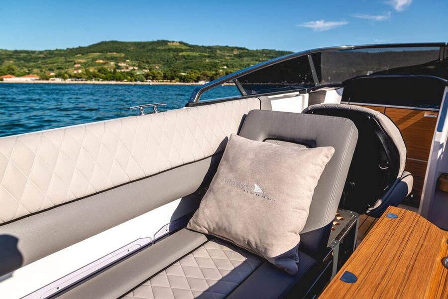 Como: Lake Como Private Boat Tour with Wine - What the Boat Experience Feels Like, From Captain to Comfort
