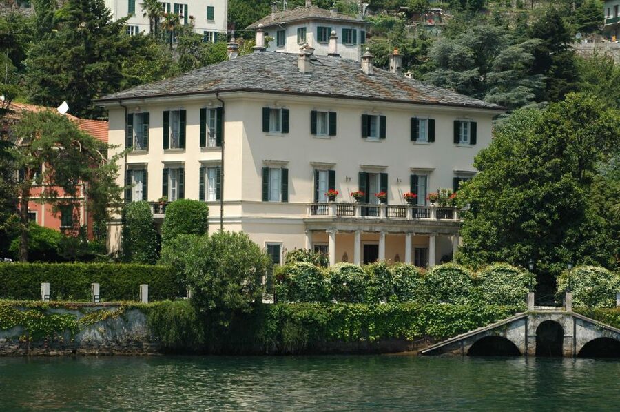 Como: Luxury Boat Tour on Lake Como - Villa Pliniana and the sunset swim, the most memorable moment