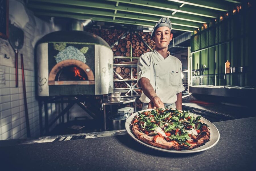 Como: Premium Pizza-Making Class at a Pizzeria - Eating your pizza with wine or beer, then limoncello to close