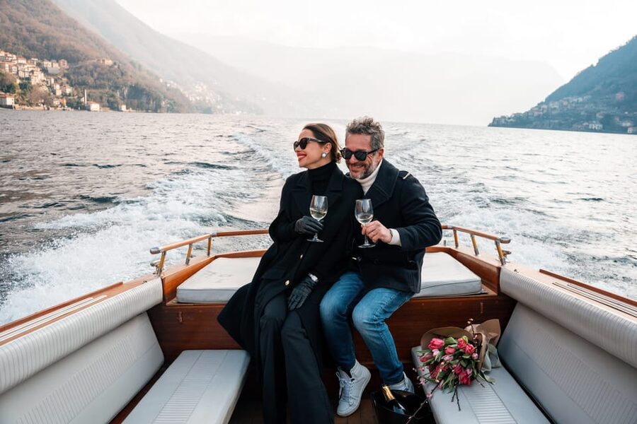 Como: Private Classic Wooden Boat Tour with Prosecco - Passing Villa d’Este, Villa Pizzo, and Fontanelle