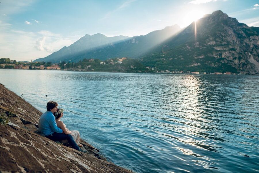 Como: Private Photoshoot with Post-Editing - Meeting outside McDonald’s: simple start, clear expectations
