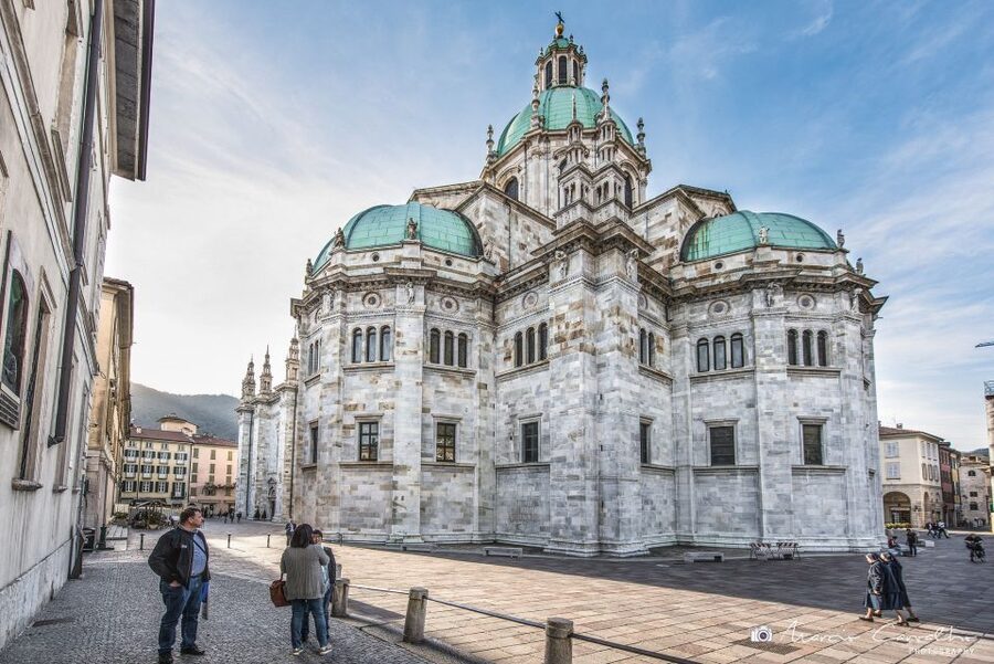 Como: Private Walking Tour - Why the Private Format and Headphones Make This Tour Feel Easier