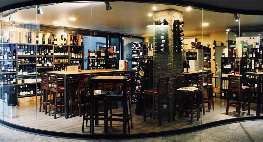 Como: Wine Tasting Experience with Cheese and Cold Cuts - Pairing wines with cold cuts and cheeses, or choosing vegetarian