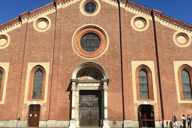 Da Vinci's Last Supper - S/M group - Meeting at Piazza di Santa Maria delle Grazie, right where you need to be