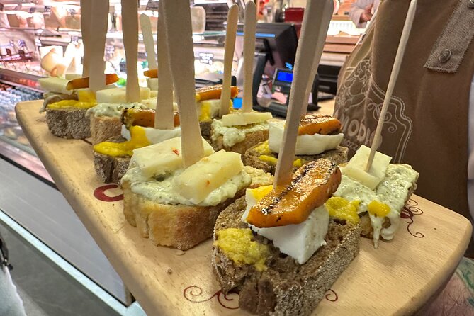 Delicious Milan Street Food Tour Tasting and Sightseeing with Local Guide - How the Milan street-food tour works in 2.5 hours